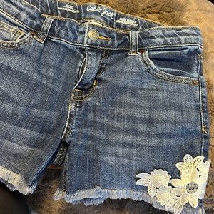 CAT & JACK LACE DISTRESSED DENIM SHORTS SIZE L 10/12